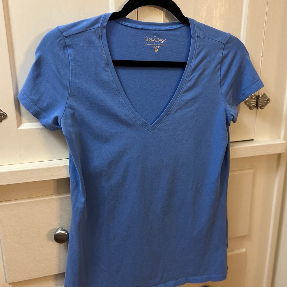 COPY - Lilly Pulitzer Halee V Neck Blue Size S great condition no stains defect…
